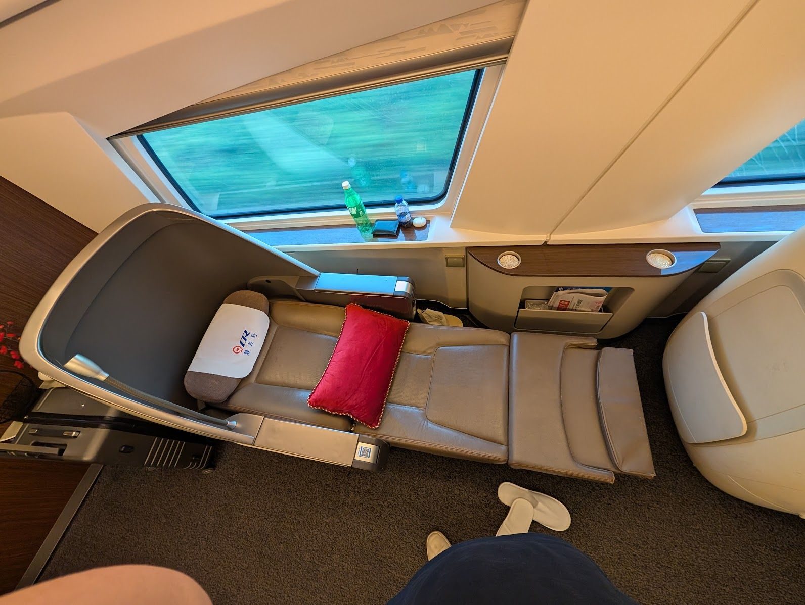 Fully lay flat seats